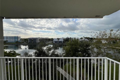 Купить кондоминиум в Катлер-Бей, Флорида 2 спальни, 91.04м2, № 1963927 - фото 7