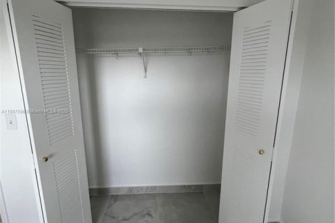 Купить кондоминиум в Катлер-Бей, Флорида 2 спальни, 91.04м2, № 1963927 - фото 18