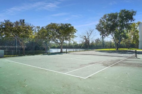 Купить кондоминиум в Катлер-Бей, Флорида 2 спальни, 91.04м2, № 1963927 - фото 27