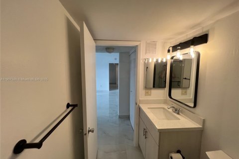 Купить кондоминиум в Катлер-Бей, Флорида 2 спальни, 91.04м2, № 1963927 - фото 16