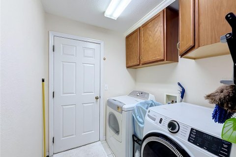 House in Ocala, Florida 3 bedrooms, 168.9 sq.m. № 2393777 - photo 12