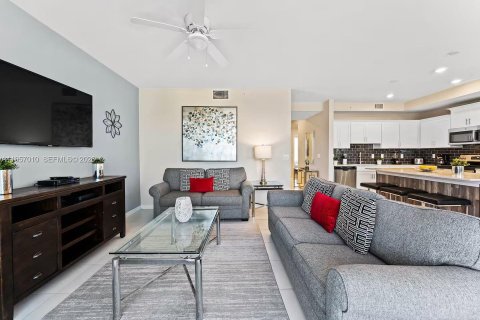 Condominio en venta en Kissimmee, Florida, 2 dormitorios, 120.49 m2 № 2011823 - foto 11