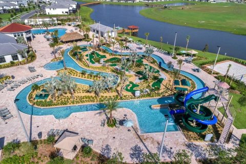 Condominio en venta en Kissimmee, Florida, 2 dormitorios, 120.49 m2 № 2011823 - foto 16