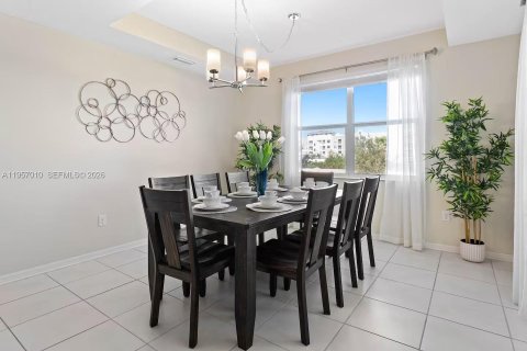 Condominio en venta en Kissimmee, Florida, 2 dormitorios, 120.49 m2 № 2011823 - foto 9