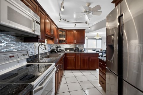Copropriété à vendre à Fort Lauderdale, Floride: 2 chambres, 149.48 m2 № 2033355 - photo 13