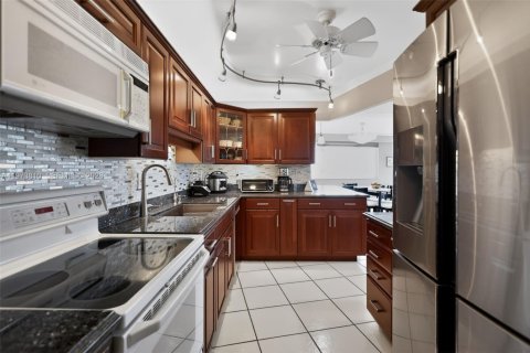 Copropriété à vendre à Fort Lauderdale, Floride: 2 chambres, 149.48 m2 № 2033355 - photo 16