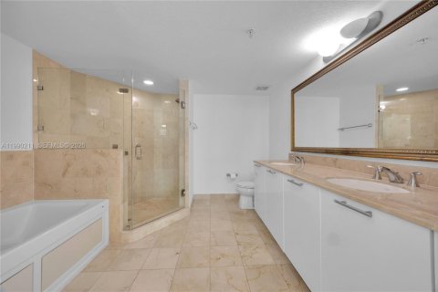 Купить кондоминиум в Майами, Флорида 3 спальни, 203.36м2, № 2052150 - фото 14