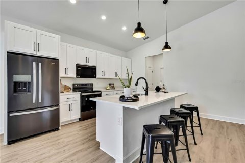 House in Spring Hill, Florida 4 bedrooms, 191.47 sq.m. № 1873292 - photo 7