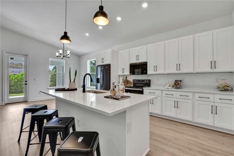 House in Spring Hill, Florida 4 bedrooms, 191.47 sq.m. № 1873292 - photo 9