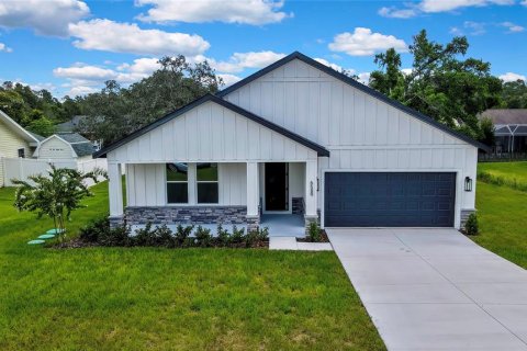 House in Spring Hill, Florida 4 bedrooms, 191.47 sq.m. № 1873292 - photo 1