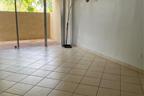 Condominio en Miami, Florida, 1 dormitorio  № 2056633