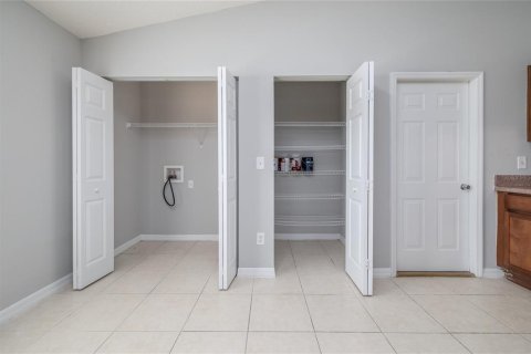 Villa ou maison à louer à Palm Coast, Floride: 4 chambres, 162.67 m2 № 1905120 - photo 11