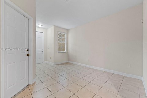 Купить таунхаус в Хомстед, Флорида 3 спальни, 160.91м2, № 1988696 - фото 5