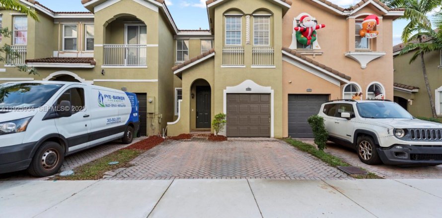 Таунхаус в Хомстед, Флорида 3 спальни, 160.91м2 № 1988696