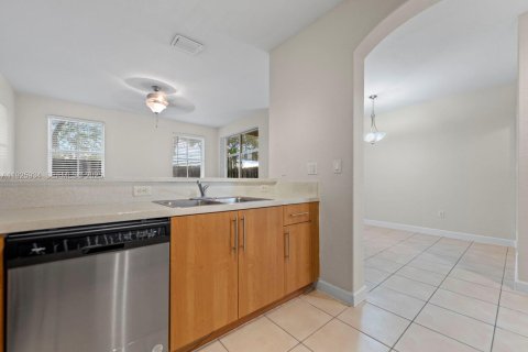 Купить таунхаус в Хомстед, Флорида 3 спальни, 160.91м2, № 1988696 - фото 8