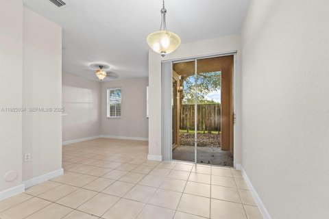 Купить таунхаус в Хомстед, Флорида 3 спальни, 160.91м2, № 1988696 - фото 7