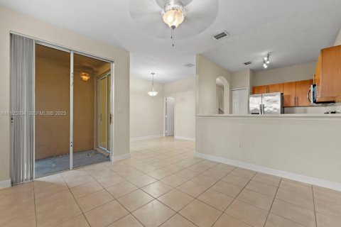 Купить таунхаус в Хомстед, Флорида 3 спальни, 160.91м2, № 1988696 - фото 11