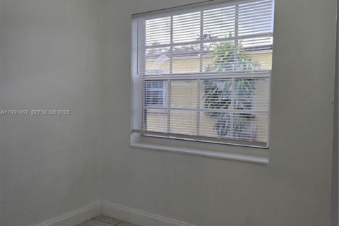 Снять в аренду виллу или дом в Холливуд, Флорида 1 спальня, 58.99м2, № 2034500 - фото 7