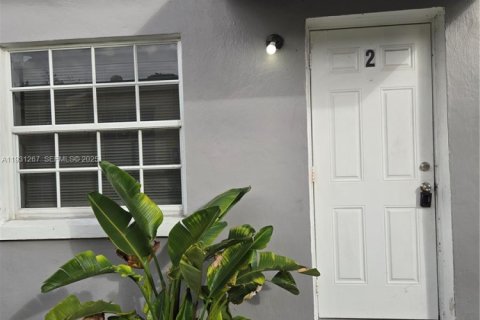 Дом в Холливуд, Флорида 1 спальня, 58.99м2 № 2034500