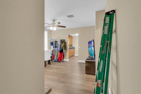 Propiedad comercial en venta en Kissimmee, Florida, 3 dormitorios, 145.11 m2 № 2093738 - foto 12