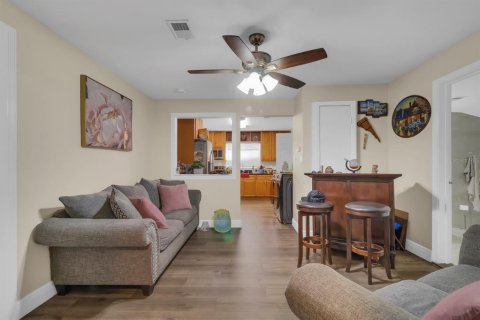 Propiedad comercial en venta en Kissimmee, Florida, 3 dormitorios, 145.11 m2 № 2093738 - foto 28