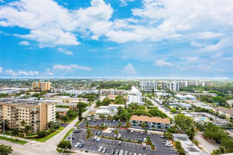 Снять в аренду кондоминиум в Помпано-Бич, Флорида 2 спальни, 189.99м2, № 1181943 - фото 1