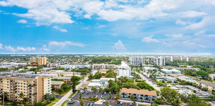 Condo in Pompano Beach, Florida, 2 bedrooms № 1181943