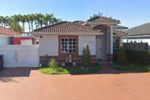 Casa en alquiler en Miami, Florida, 3 dormitorios, 117.89 m2 № 1992080 - foto 22