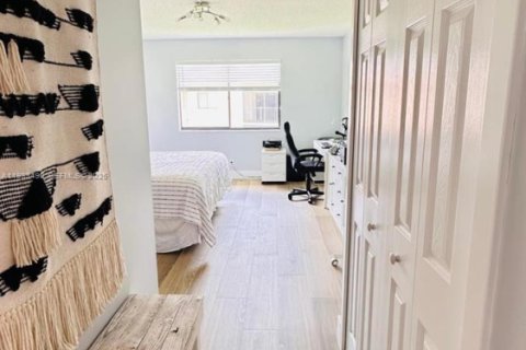 Condo in Weston, Florida, 3 bedrooms  № 1991435 - photo 20