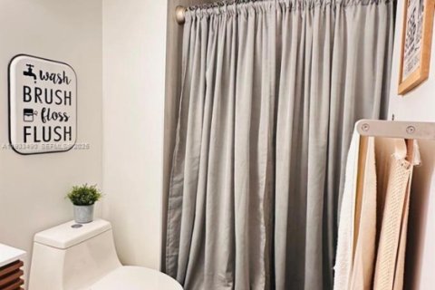 Condo in Weston, Florida, 3 bedrooms  № 1991435 - photo 18