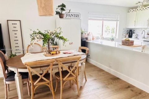 Condo in Weston, Florida, 3 bedrooms  № 1991435 - photo 12