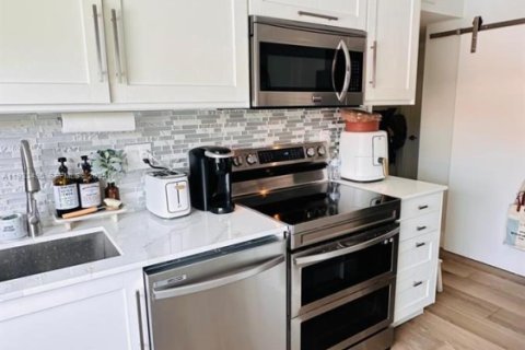 Condo in Weston, Florida, 3 bedrooms  № 1991435 - photo 7