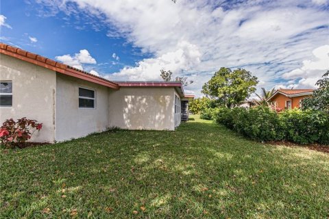 Casa en alquiler en Tamarac, Florida, 2 dormitorios, 217.86 m2 № 1174954 - foto 1