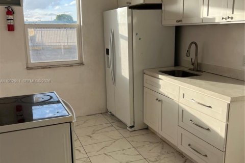 Купить кондоминиум в Майами-Гарденс, Флорида 2 спальни, 67.82м2, № 2015481 - фото 10