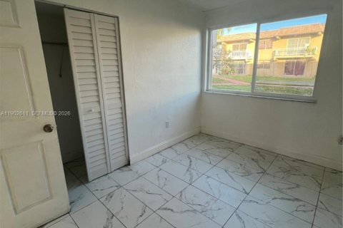 Купить кондоминиум в Майами-Гарденс, Флорида 2 спальни, 67.82м2, № 2015481 - фото 4