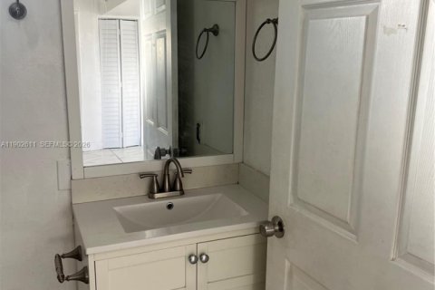 Купить кондоминиум в Майами-Гарденс, Флорида 2 спальни, 67.82м2, № 2015481 - фото 8