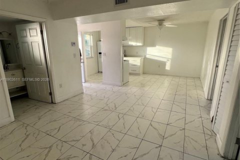 Купить кондоминиум в Майами-Гарденс, Флорида 2 спальни, 67.82м2, № 2015481 - фото 6