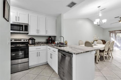 House in Sarasota, Florida 2 bedrooms, 86.4 sq.m. № 2116019 - photo 6