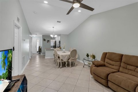 House in Sarasota, Florida 2 bedrooms, 86.4 sq.m. № 2116019 - photo 19