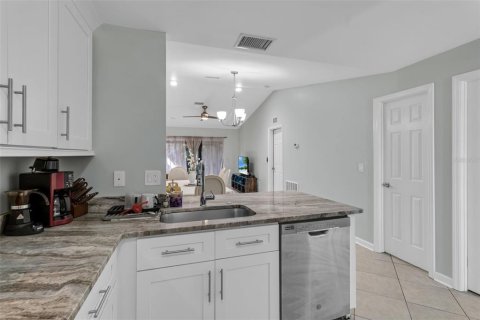 House in Sarasota, Florida 2 bedrooms, 86.4 sq.m. № 2116019 - photo 11