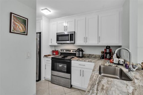 House in Sarasota, Florida 2 bedrooms, 86.4 sq.m. № 2116019 - photo 7