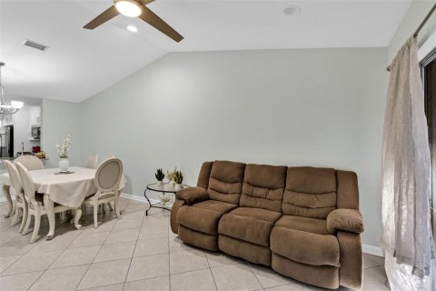 House in Sarasota, Florida 2 bedrooms, 86.4 sq.m. № 2116019 - photo 20