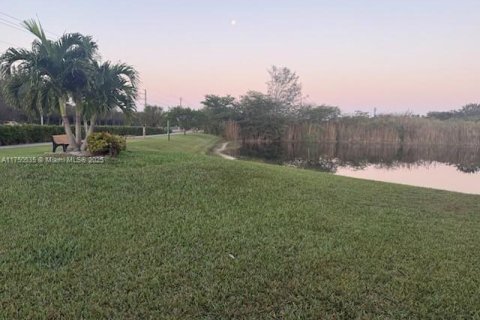Casa en venta en Homestead, Florida, 3 dormitorios, 158.31 m2 № 1859877 - foto 5