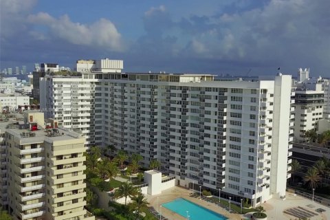 Copropriété à louer à Miami Beach, Floride: 51.1 m2 № 1832523 - photo 1