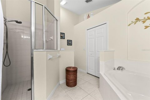 House in Clermont, Florida 4 bedrooms, 167.87 sq.m. № 1917654 - photo 24