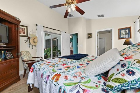 House in Clermont, Florida 4 bedrooms, 167.87 sq.m. № 1917654 - photo 20