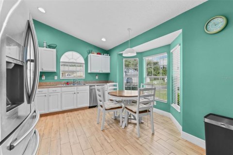 House in Clermont, Florida 4 bedrooms, 167.87 sq.m. № 1917654 - photo 11