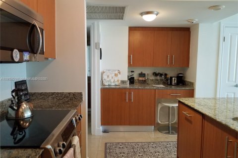 Copropriété à louer à Bal Harbour, Floride: 1 chambre, 83.24 m2 № 1997401 - photo 5