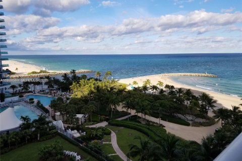 Кондоминиум с 1 спальней в Бэл-Харбор, Флорида № 1997401