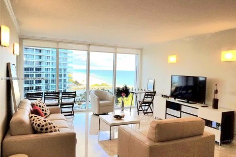Copropriété à louer à Bal Harbour, Floride: 1 chambre, 83.24 m2 № 1997401 - photo 2